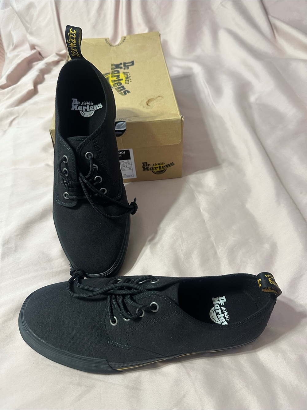 DR. MARTENS AIRWAIT PRESSLER LOW CUT